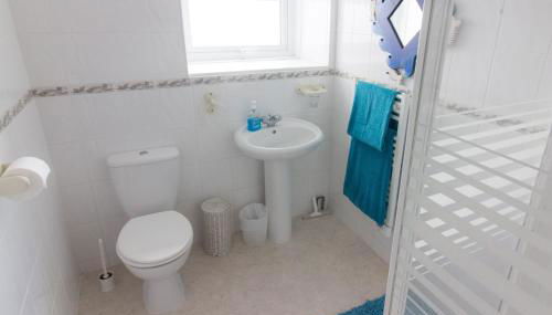 Utopia Apartments - Photo 5