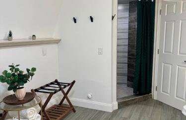 DeLand Dome House- 98 Inch TV - Open Kitchen - Near Bridle Oaks - Photo 6