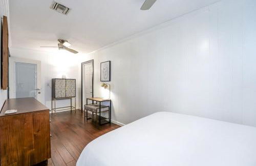 Waterfront Luxe 3BR, Pool, Hot Tub & Dock - Foto 32