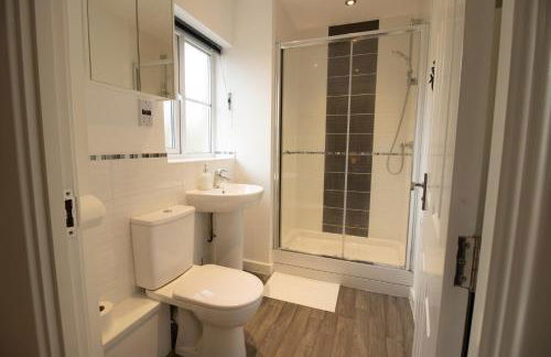 5 Bedroom House - Sleeps 10 - Parking - Trowbridge - Foto 39