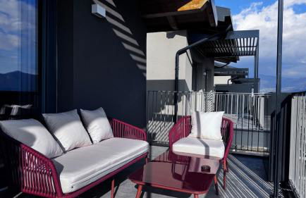 Brighter Days - Two-room apartment with lake view and pool - Photo 8