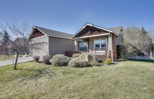 Charming Bend Home with Porch and Yard Great Location - Foto 23