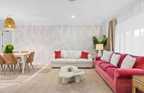 Sunshine Retreat I Waterfront I Pool I Paddle Boards I Bikes - Foto 6