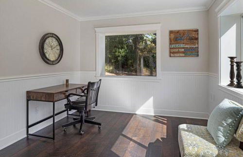 Secluded 4BR Nestled in Woods-Hot Tub/Dog Friendly - Foto 3