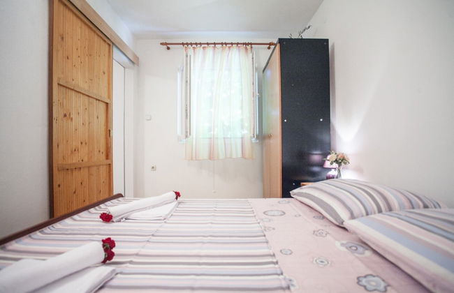 House With Large Garden, Right Next to the River - Foto 2