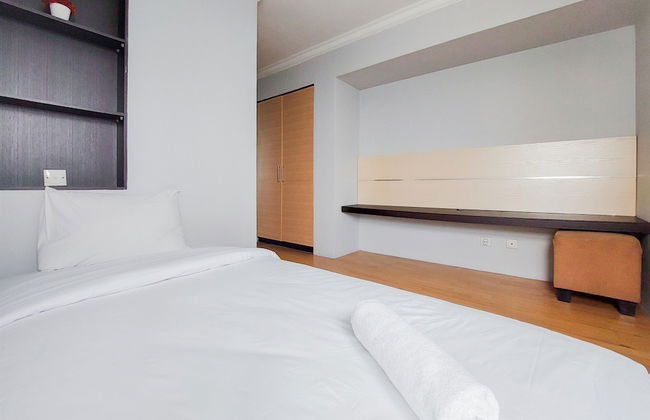 Comfort And Simply Look 2Br At Great Western Apartment - Photo 3