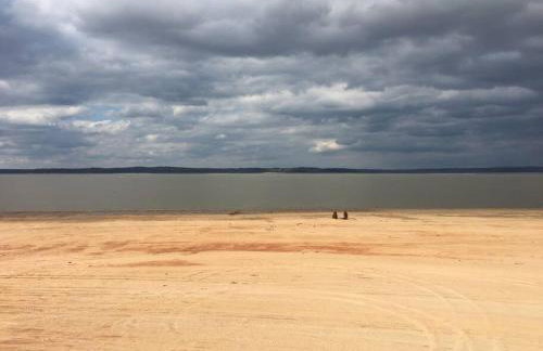 Oxford Chalet Getaway with Lake/Beach Access - Foto 33