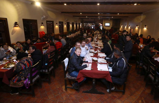 Cena nepalí con espectáculo folclórico - Foto 5
