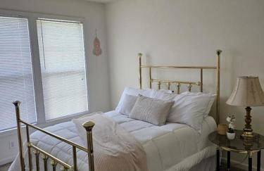 Friends & Family Suburban Retreat - Foto 4