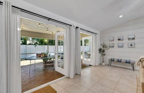 Hottub! Mini Golf! Water Access! Pets! 5min beach! - Foto 6