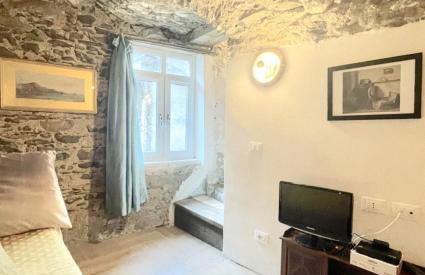 Casa Valentino in Via Liberale Isolabona Sleeps 8 Isolabona Italy - Foto 9