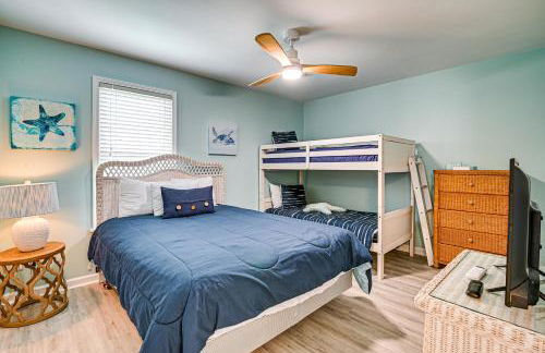 Walk to Ocean Surfside Beach Gem with Private Pool - Foto 11