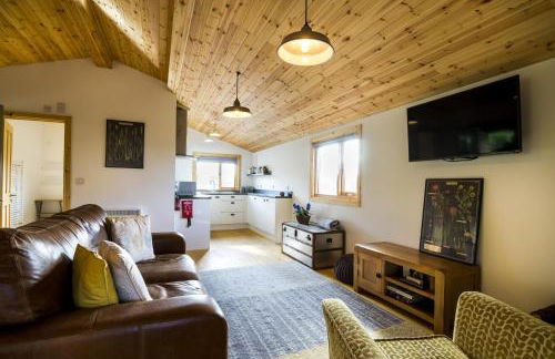 Fern Lodge - 2 Bedroom Log Cabin - Saint Florence - Tenby - Photo 28
