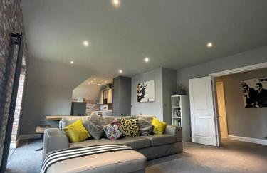 Spacious Apartment NEC BHX - Photo 1