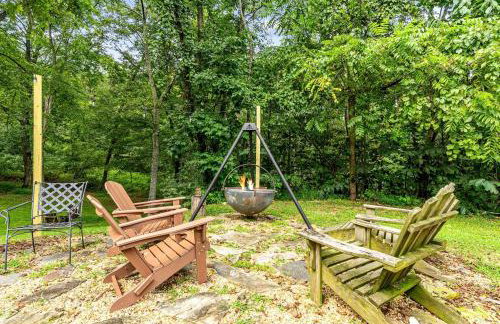 Historic Restored Farmhouse with Cowboy Cauldron Fire Pit Near Ice Mountain, Capon Bridge, West Virginia - Foto 6