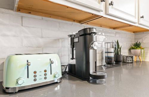 Bright Coastal Escape 4 Bedroom 2 Bath Near CSULB Long Beach Airport and Beach - Foto 19