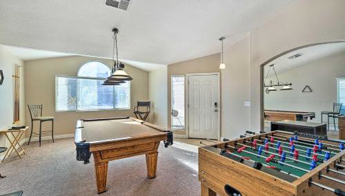 Sleek Vegas Home with Private Pool, Game Room! - Foto 3
