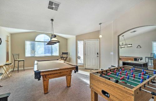 Sleek Vegas Home with Private Pool, Game Room! - Foto 3