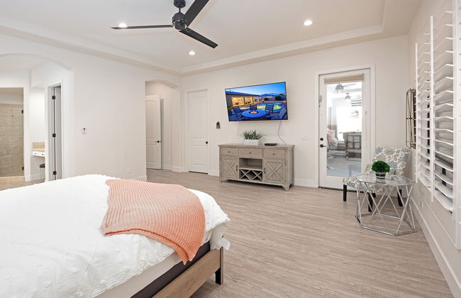 Luxury Resort Style Living w/ Pool & Jacuzzi - Foto 6