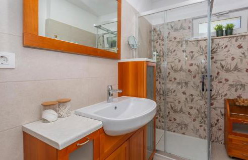 1 Bedroom Nice Home In Lukezi - Foto 22