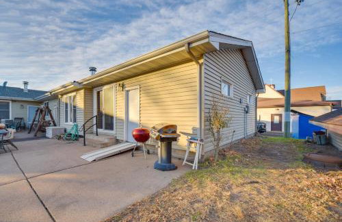 Walk to Crooked Lake Beach and Dtwn! Home with Patio - Foto 27