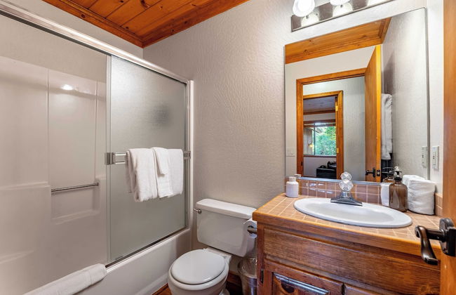 Whiskey Springs by Avantstay Classic Cabin Near Tahoe Donner Ski Area! - Foto 22