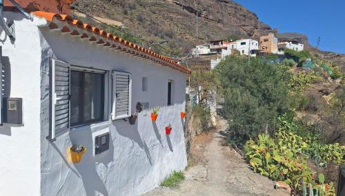 Casa Rural LOS PINARES El Juncal de TEJEDA - Foto 1