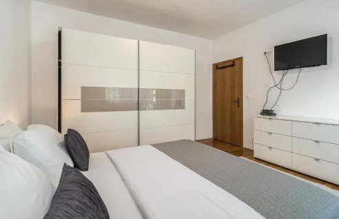 4 Bedroom Stunning Home In Kucice - Photo 28