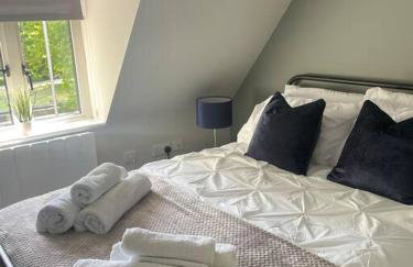 Oak House by ShortStays4U A Modern 3Bedroom Townhouse with free parking in town! - Foto 6