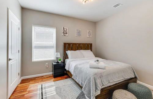 Townhouse - Urban Living with Rooftop Deck! - Foto 13