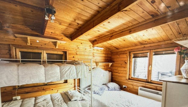 Beautiful 1-bed Secluded Cabin, With bar & Fire - Foto 2, Habitación