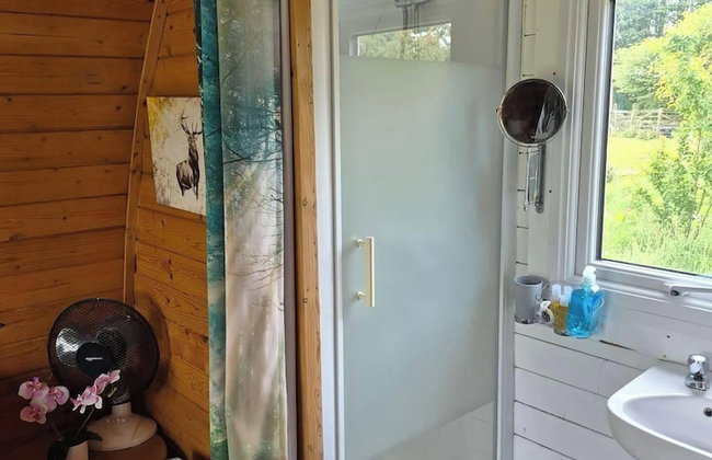 Glamping Pod in St Austell, Sleeps 2 With Spa Pool - Foto 5