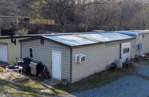 Riverfront Home (Apartment and Bar) - Foto 20