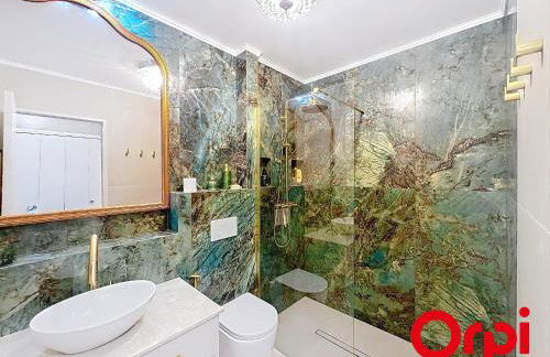 Appartement Rénové avec Terrasse et Parking à Menton - FR-1-647-55 - Photo 8