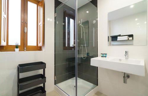 Valencia Home - Photo 72