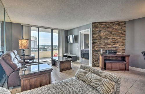 Sleek Beachfront Getaway with Community Perks! - Foto 5