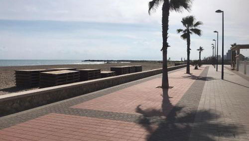 Precioso adosado con parking a 100 metros de la playa - Foto 5