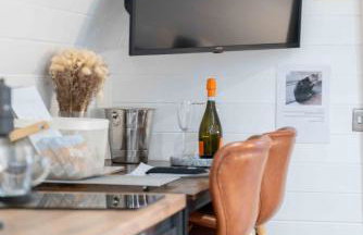 Apex Studio Pod and Jacuzzi Bath - Foto 10