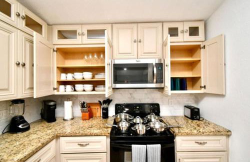 Cozy Cute Home 2BD and 1BR - Photo 25