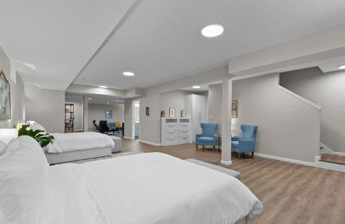 Bright Urban Comfort | JZ Vacation Rentals - Foto 53