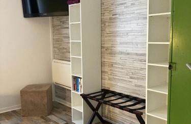 Living at Saarpartments -AdultsOnly- 2 Bedrooms, Kitchen - Business & Holiday Apartments for Long- and Short term Stay, 3 min to Train Station, Secure E-Bike Parking! - Foto 5