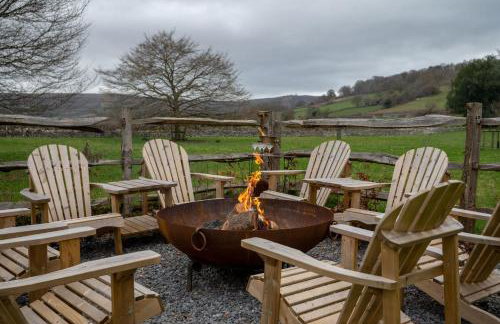 16th Century House, Castle Views, Mountain Views, Hot Tub, Firepit, Stunning Interiors - Foto 47