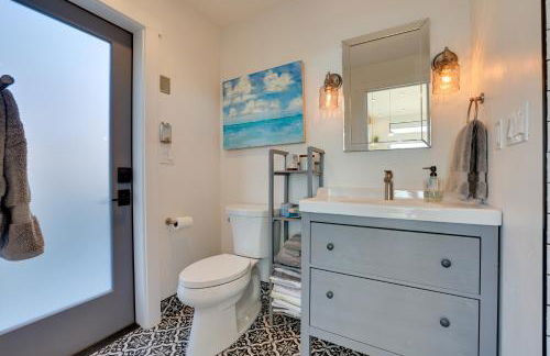 Luxe, Modern Studio with Sweeping City Views! - Foto 12