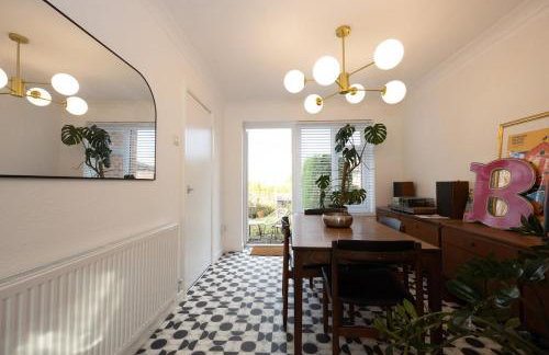 Cosy mid century Stockport with views, dog walks, woodburner - Foto 53