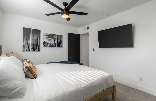 Grayhawk by Avantstay Modern Home w/ Pool, Hot Tub, Bocce, Fire Pit, Pool Table, Putt-putt & Putting Green - Foto 12