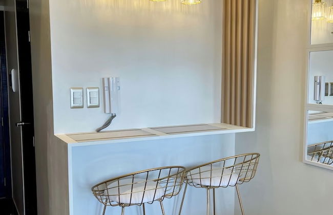 Luxurious White & Gold Haven in Makati - Foto 6