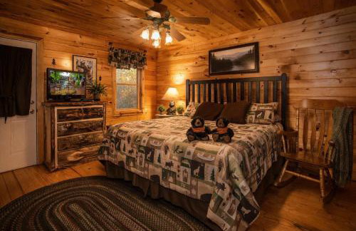 Alpine Joy-Hot Tub, Pond Access ,Cozy Cabin Retreat in the Smokies - Foto 45