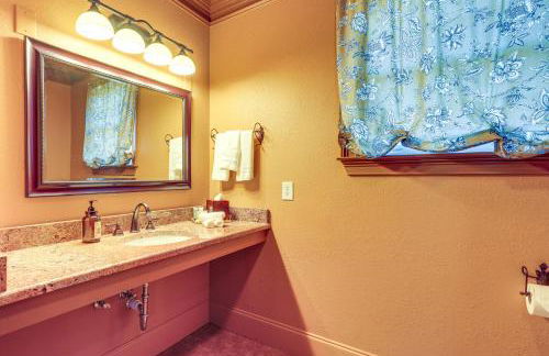 Private Hot Tub Bays View Lodge in Kingsport! - Foto 17