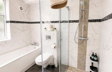 Spacious Apartment, steps away from Heaton Park - Foto 9