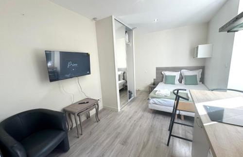 Appart Hôtel Entre les 2 Roches - Free Parking - BY PRIMO - Foto 19